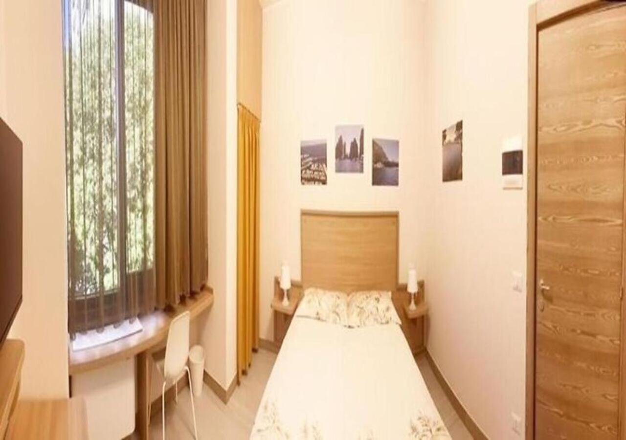 Sissi Comfort Rooms Foresteria Lombarda Monza Exteriör bild