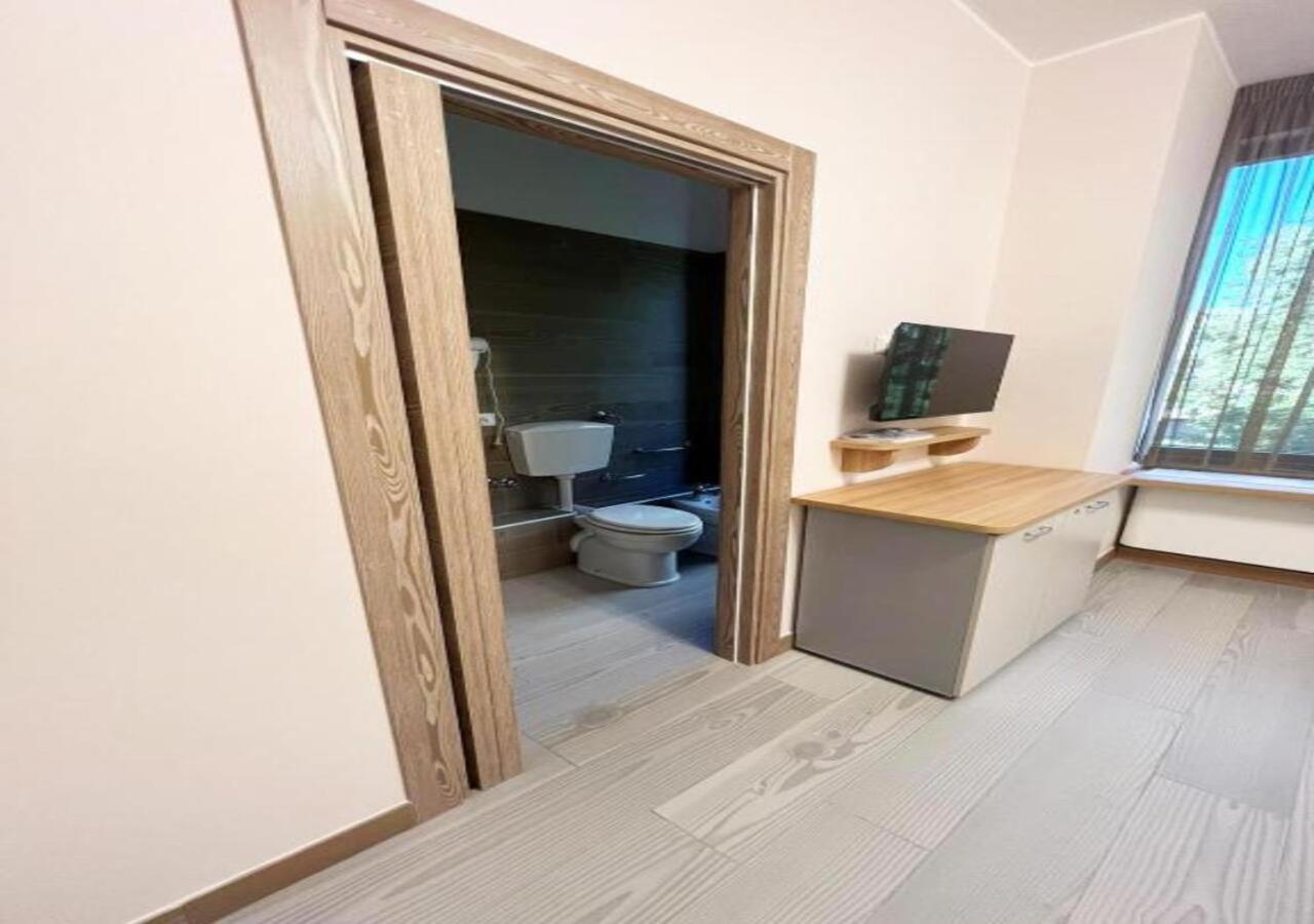 Sissi Comfort Rooms Foresteria Lombarda Monza Exteriör bild